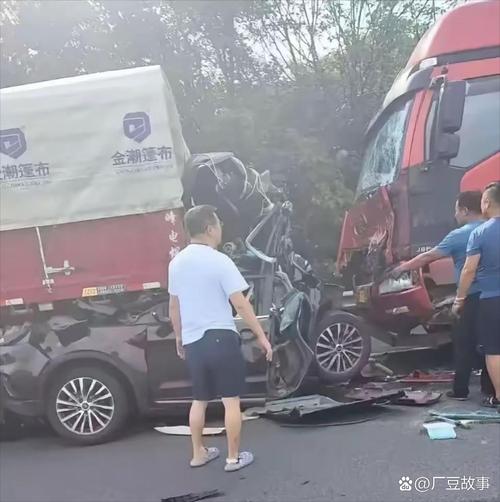 事故发生后,经交管部门认定大货车全责